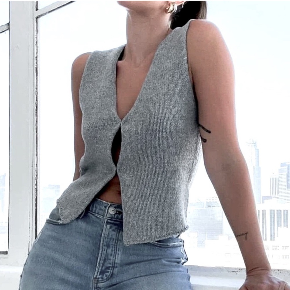 NWT $98 REVOLVE RUMORED Heather Gray Prince Street Top Vest - Picture 3 of 5
